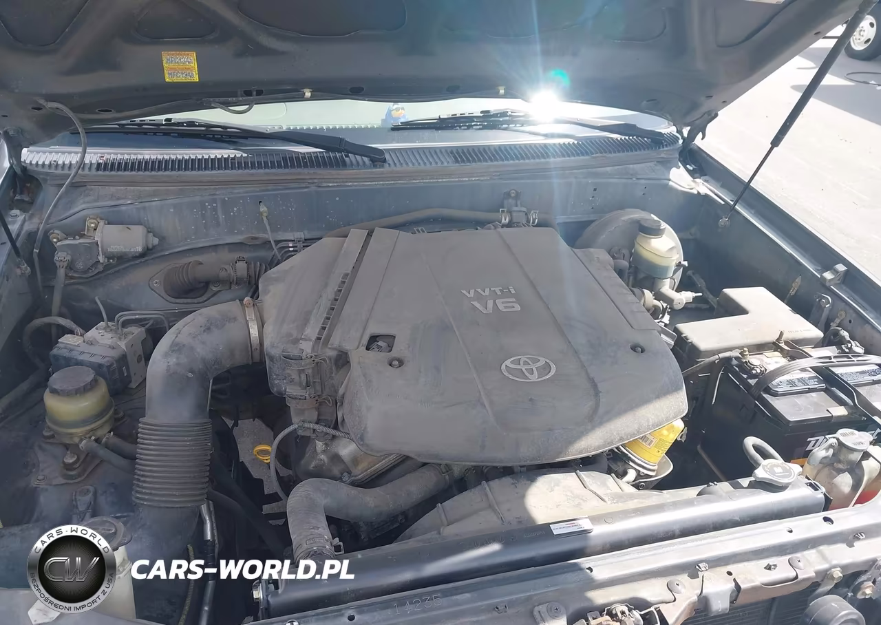 2005 Toyota Tundra VIN:5TBJU32185S445759 - 10