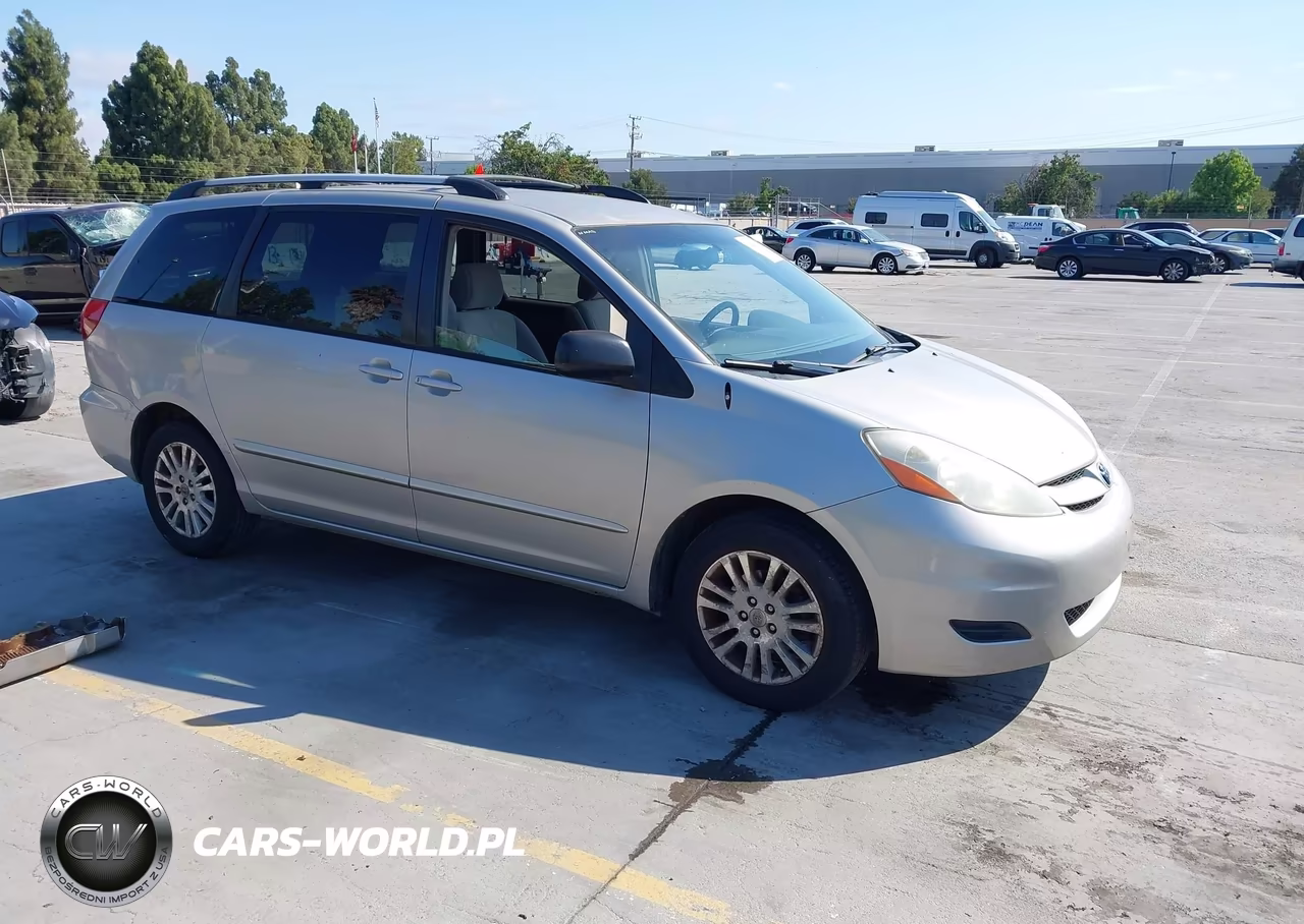 2008 Toyota Sienna Le – zdjęcie 1 z 11