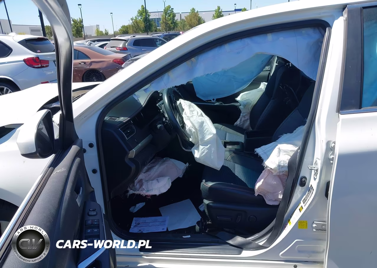 2015 Toyota Camry Se VIN:4T1BF1FK7FU094008 - 5
