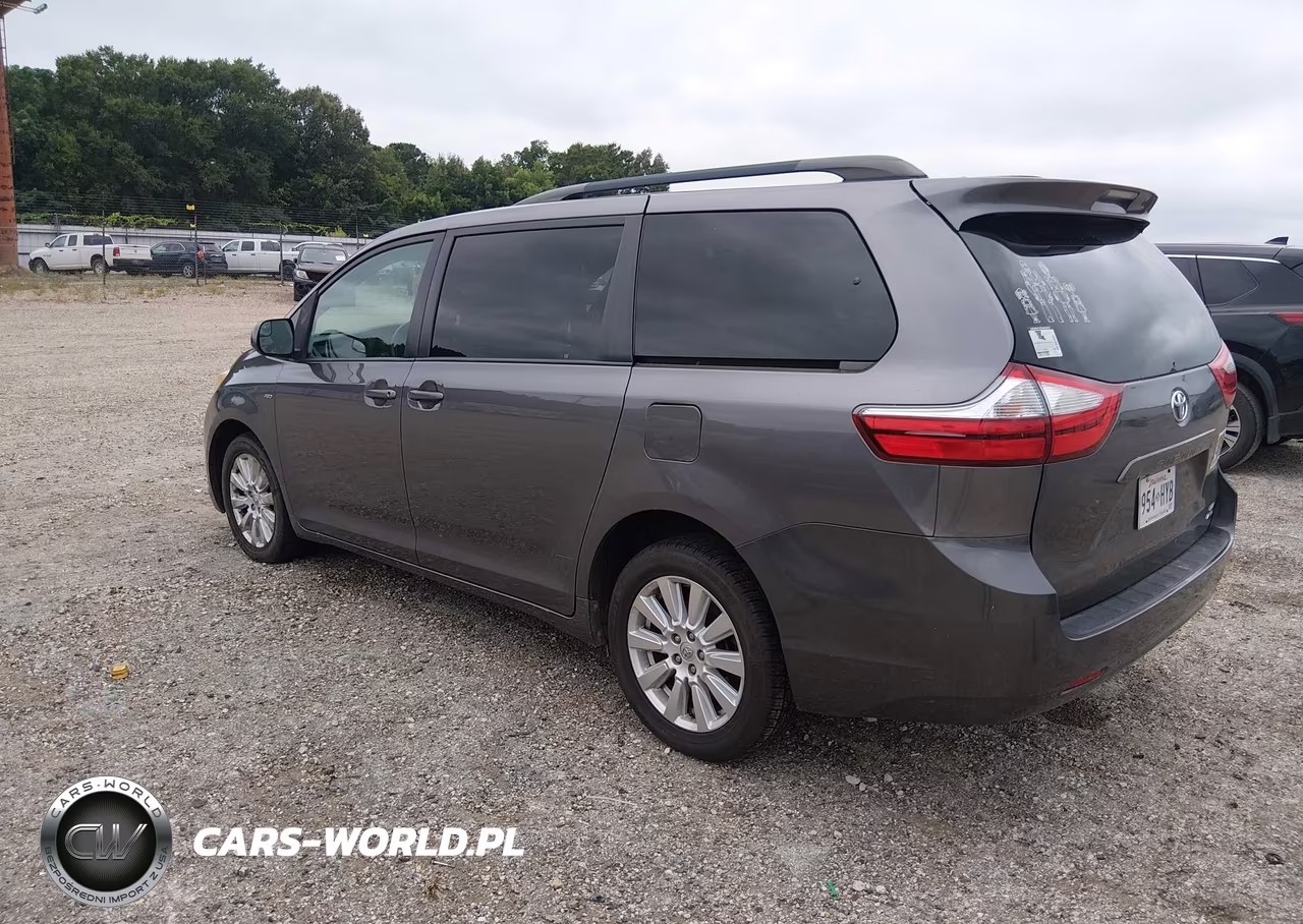 2017 Toyota Sienna Le 7 Passenger VIN:5TDJZ3DC5HS149979 - 3