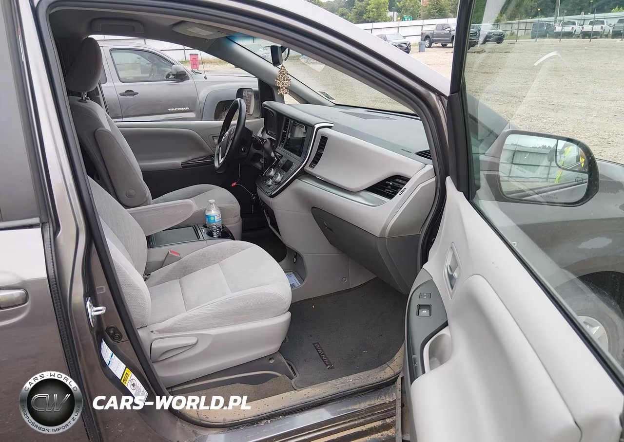 2017 Toyota Sienna Le 7 Passenger VIN:5TDJZ3DC5HS149979 - 5