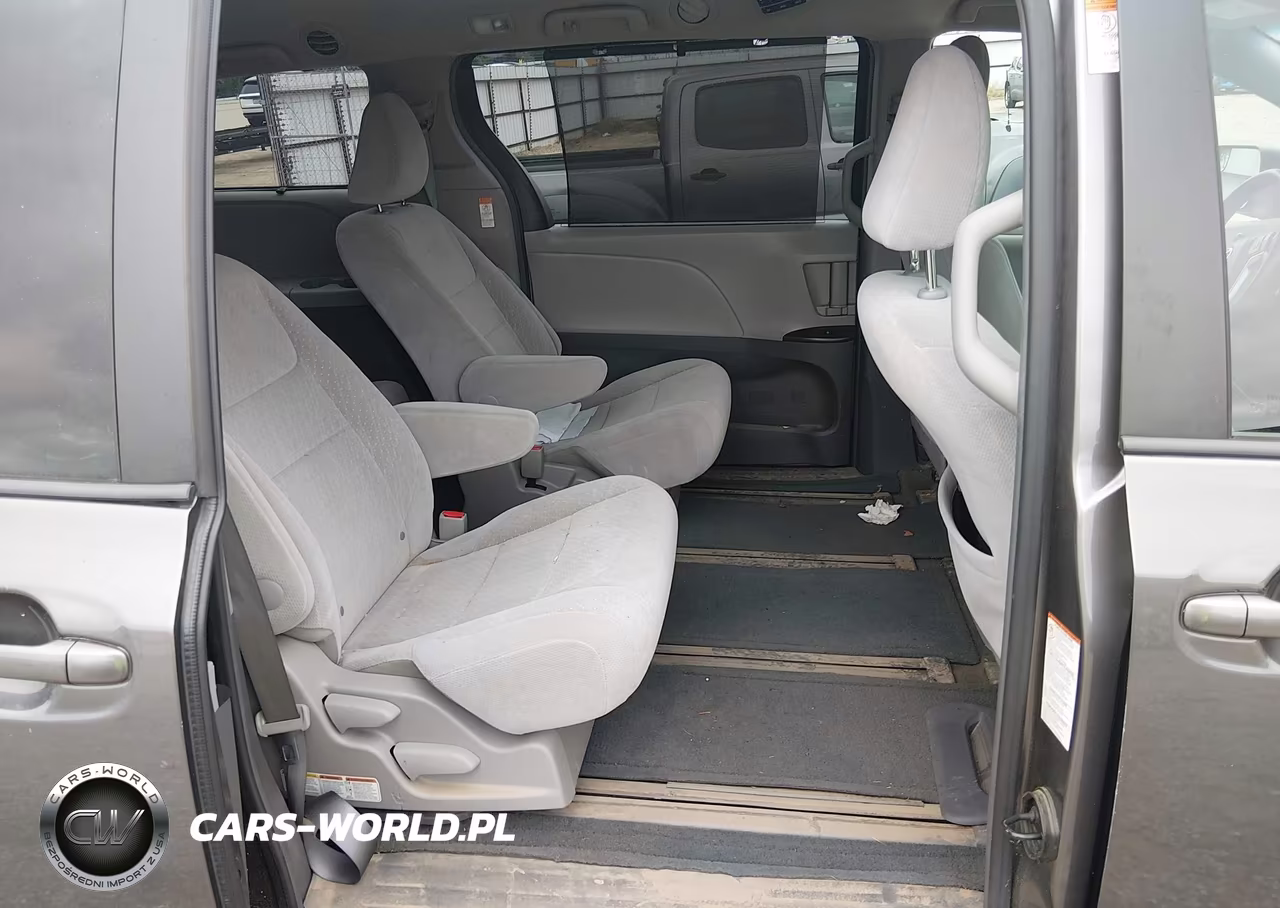 2017 Toyota Sienna Le 7 Passenger VIN:5TDJZ3DC5HS149979 - 8