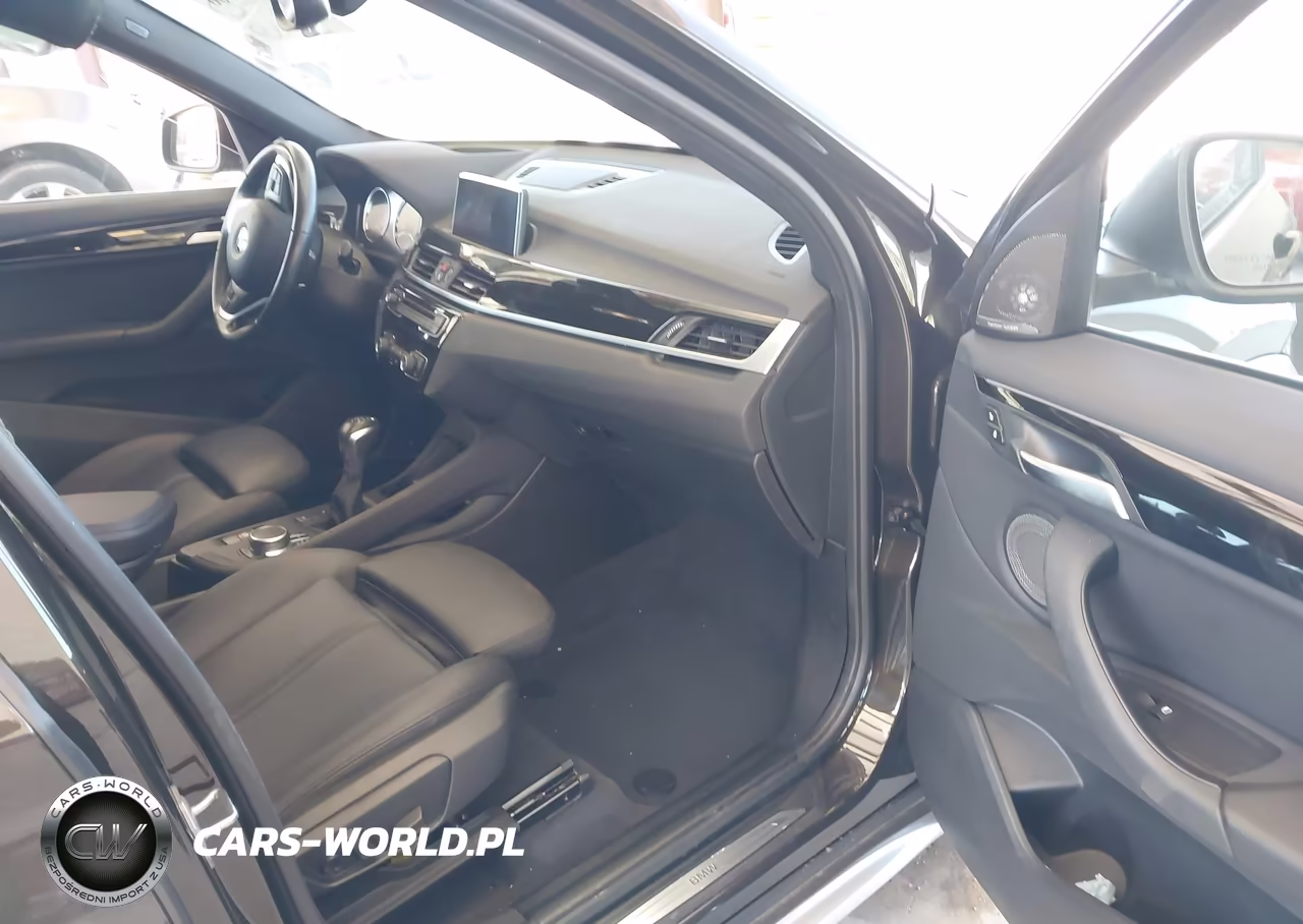 2019 BMW X1 xDrive28I VIN:WBXHT3C58K5L36023 - 5