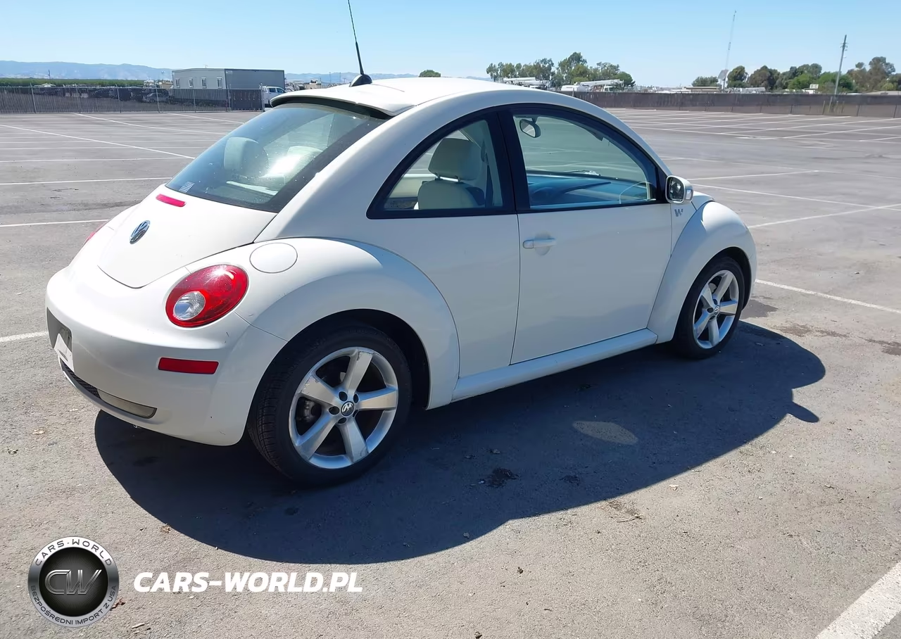 2008 Volkswagen New Beetle Triple White VIN:3VWFW31C78M511083 - 4