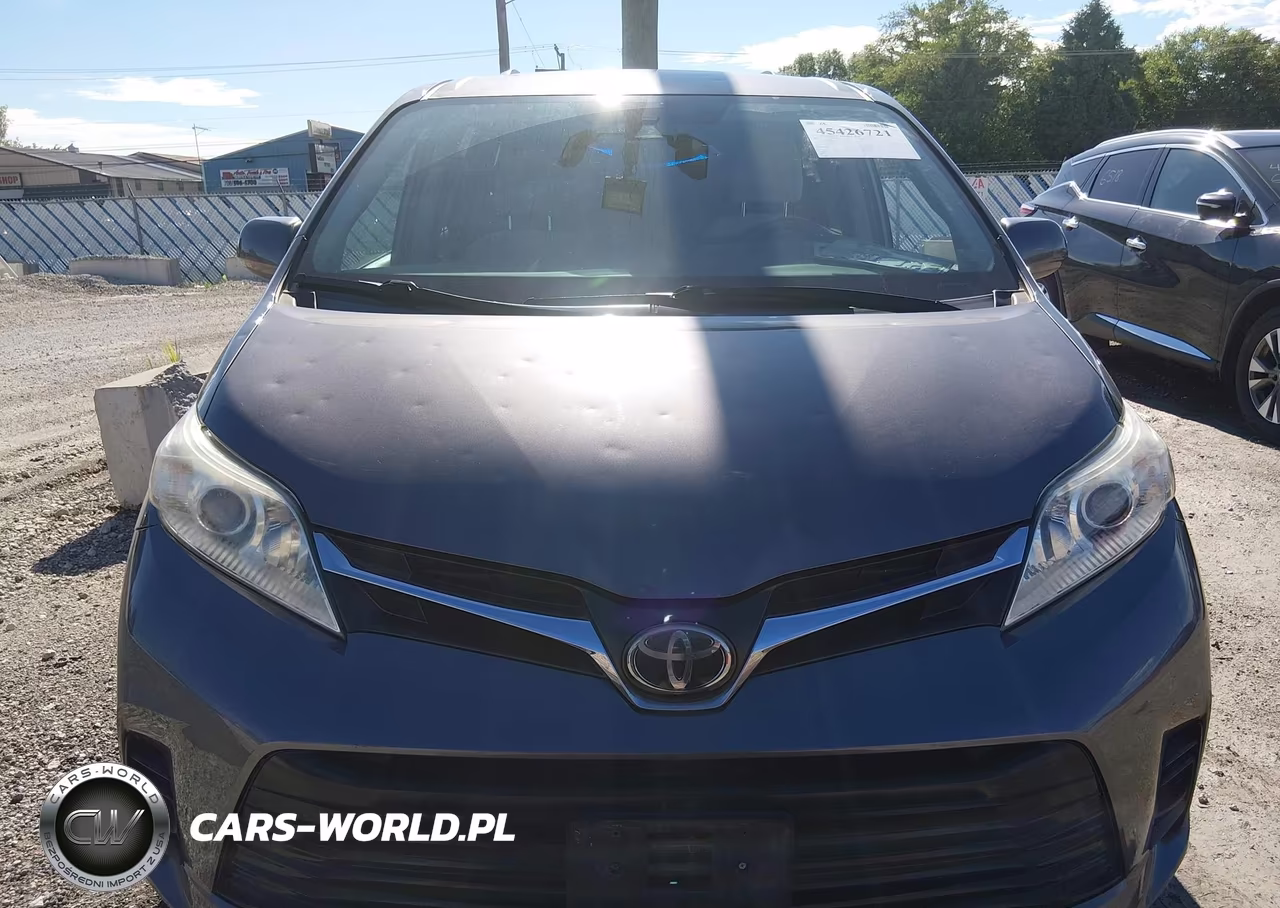 2018 Toyota Sienna Le 8 Passenger VIN:5TDKZ3DC0JS922805 - 12