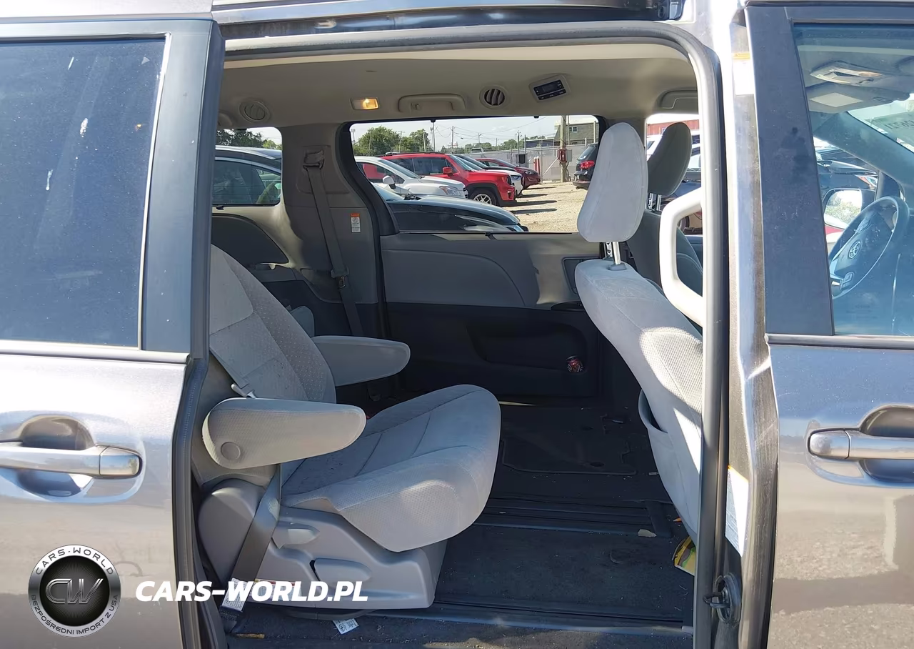 2018 Toyota Sienna Le 8 Passenger VIN:5TDKZ3DC0JS922805 - 8