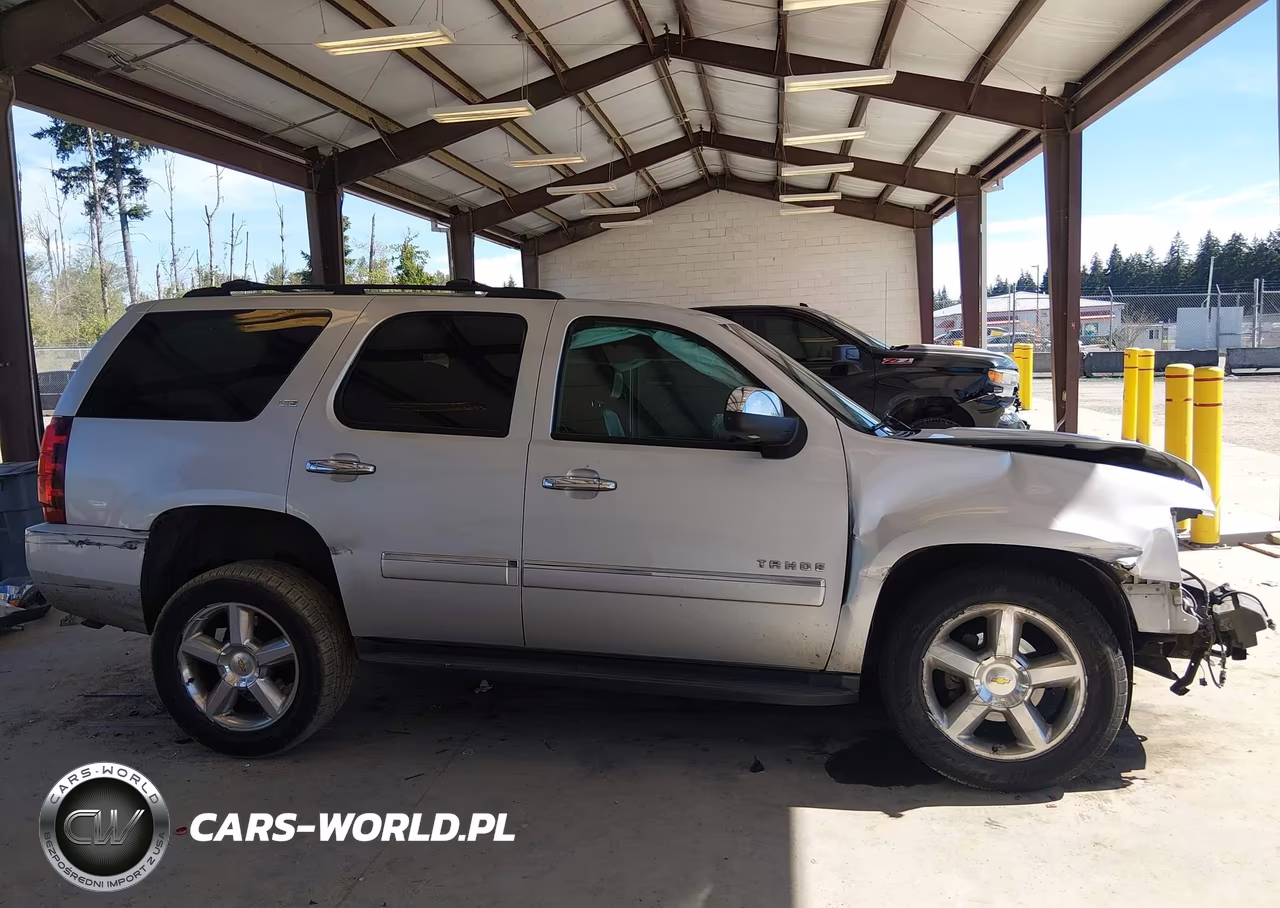 2013 Chevrolet Tahoe Ltz VIN:1GNSKCE00DR302992 - 14