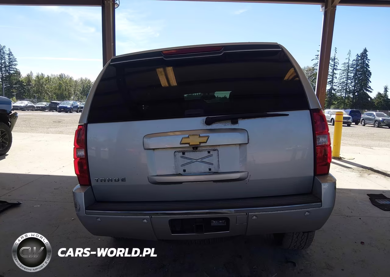 2013 Chevrolet Tahoe Ltz VIN:1GNSKCE00DR302992 - 17