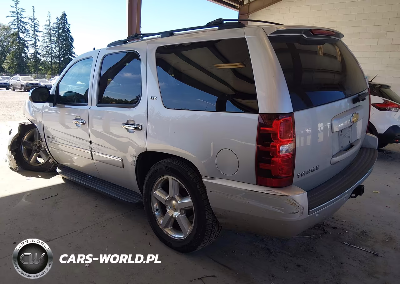 2013 Chevrolet Tahoe Ltz VIN:1GNSKCE00DR302992 - 3