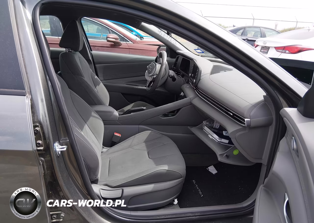 2026 Hyundai Elantra Sel Sport VIN:KMHLM4DG2TU100772 - 5