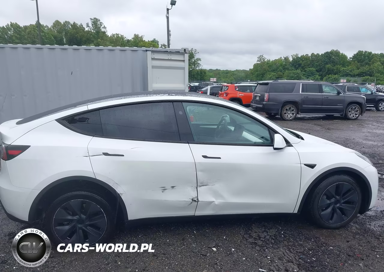 2024 Tesla Model Y Long Range Single Motor Rear-Wheel Drive-Rwd VIN:7SAYGDED7RF112586 - 13