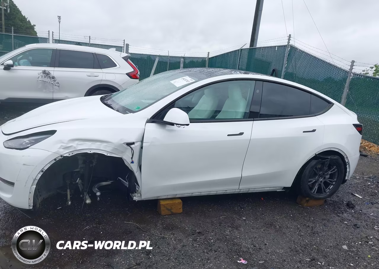 2024 Tesla Model Y Long Range Single Motor Rear-Wheel Drive-Rwd VIN:7SAYGDED7RF112586 - 14