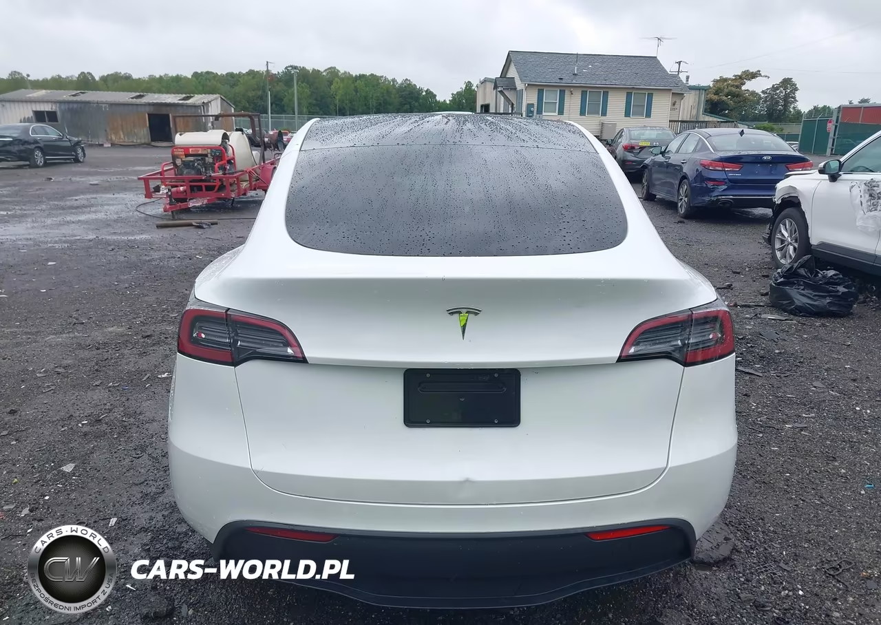 2024 Tesla Model Y Long Range Single Motor Rear-Wheel Drive-Rwd VIN:7SAYGDED7RF112586 - 16