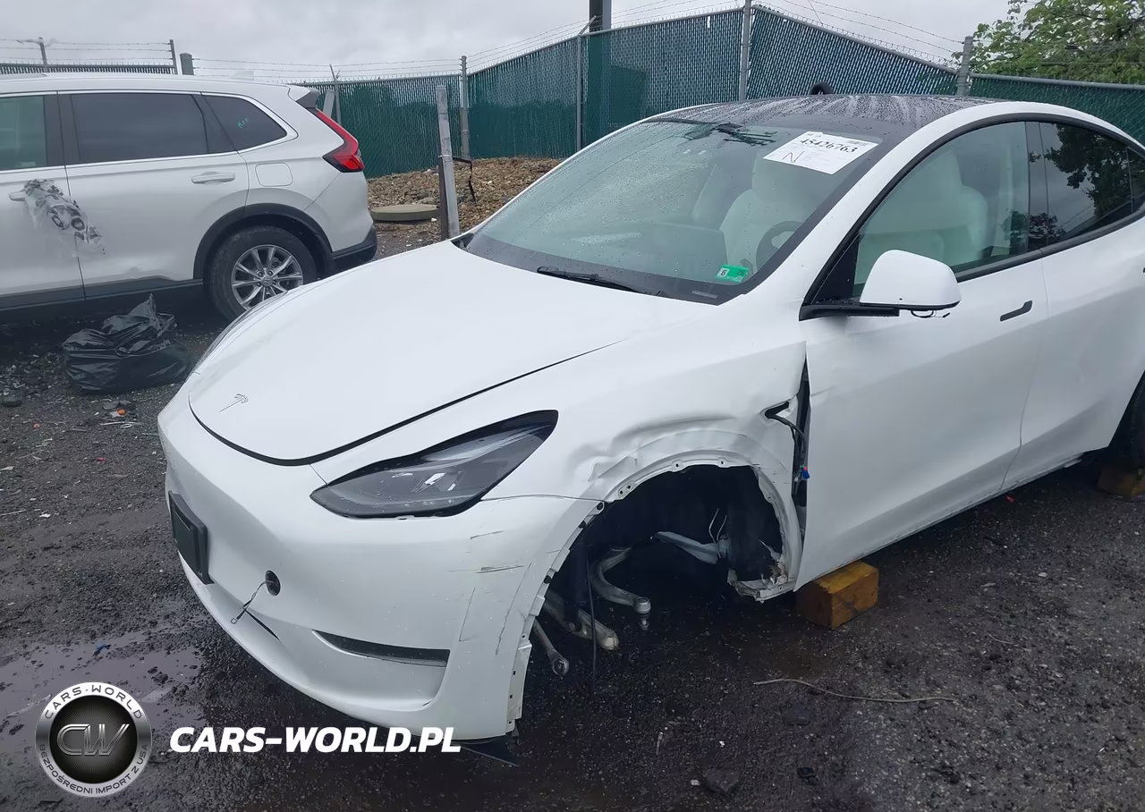 2024 Tesla Model Y Long Range Single Motor Rear-Wheel Drive-Rwd VIN:7SAYGDED7RF112586 - 6