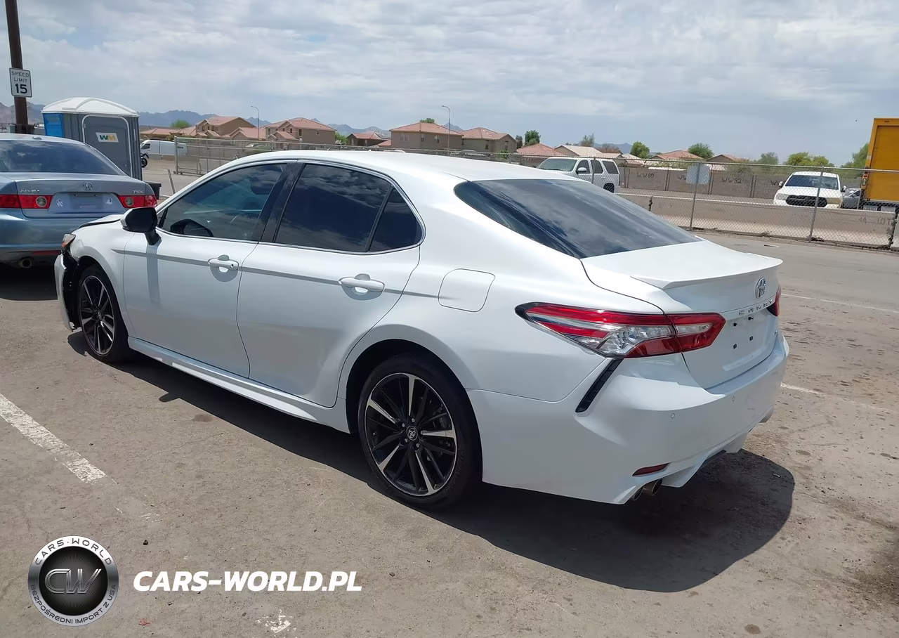 2018 Toyota Camry Xse VIN:4T1B61HK5JU096670 - 3