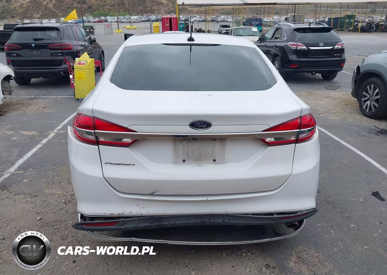 2018 Ford Fusion S VIN:3FA6P0G78JR257102 - 15