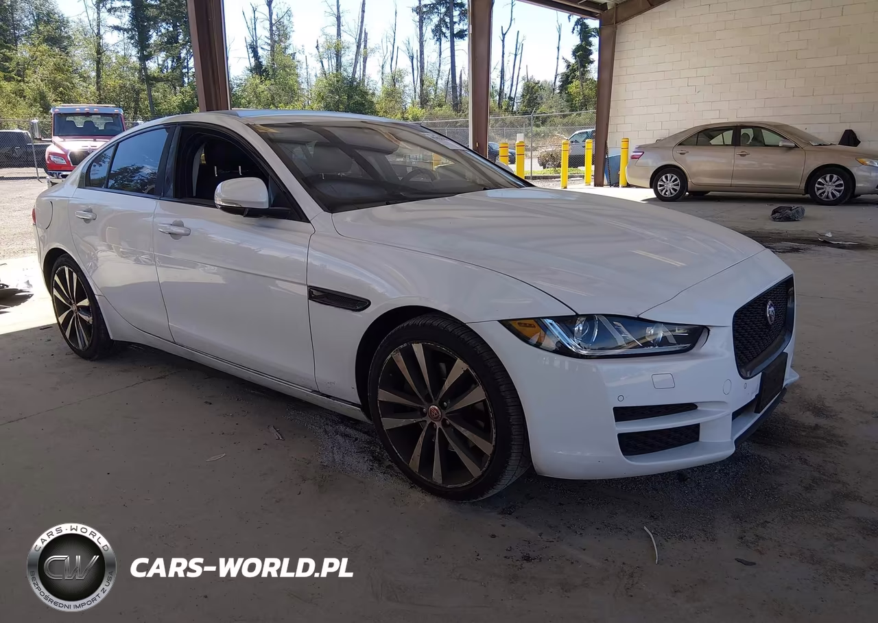 2017 Jaguar Xe 25T Prestige – zdjęcie 1 z 17