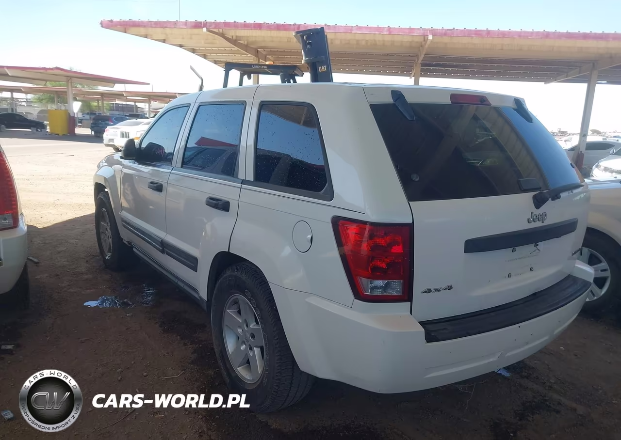 2005 Jeep Grand Cherokee Laredo VIN:1J4GR48K35C550374 - 3