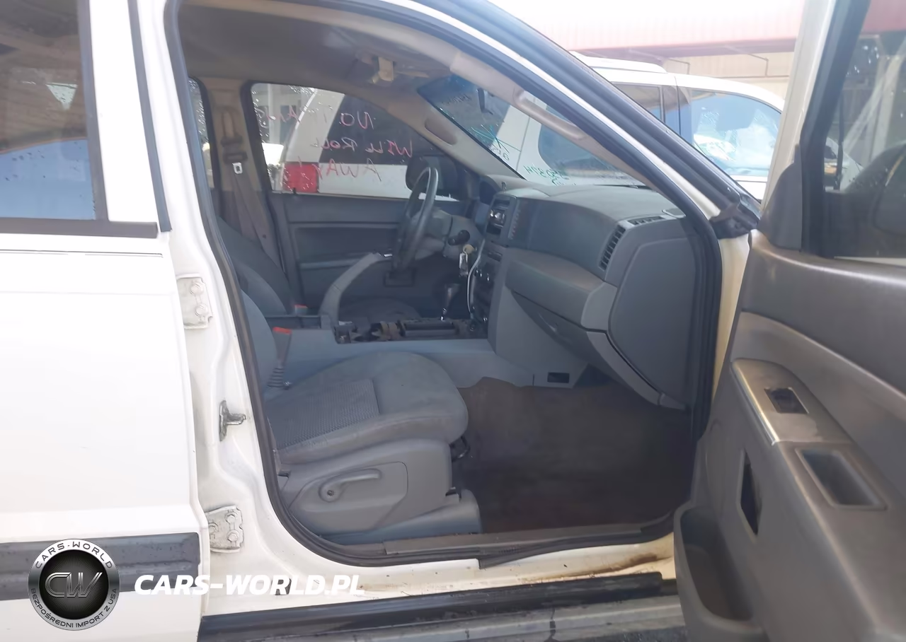 2005 Jeep Grand Cherokee Laredo VIN:1J4GR48K35C550374 - 5