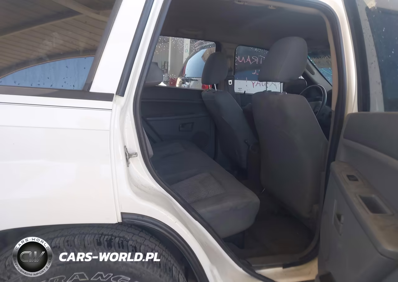 2005 Jeep Grand Cherokee Laredo VIN:1J4GR48K35C550374 - 8