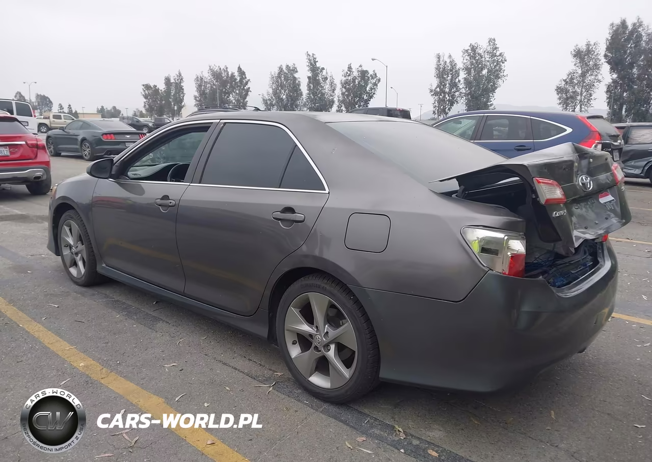 2014 Toyota Camry Se Sport VIN:4T1BF1FK6EU761536 - 3