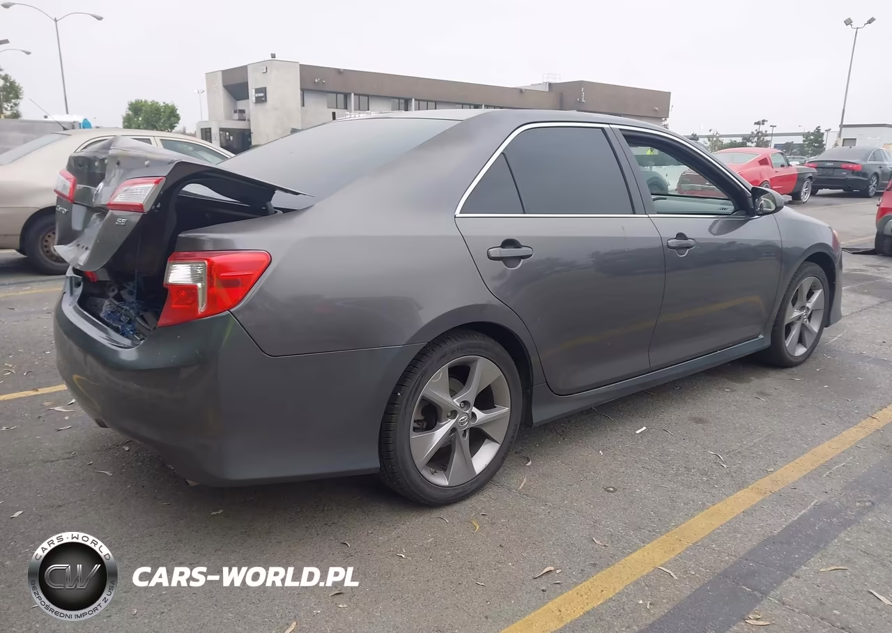 2014 Toyota Camry Se Sport VIN:4T1BF1FK6EU761536 - 4