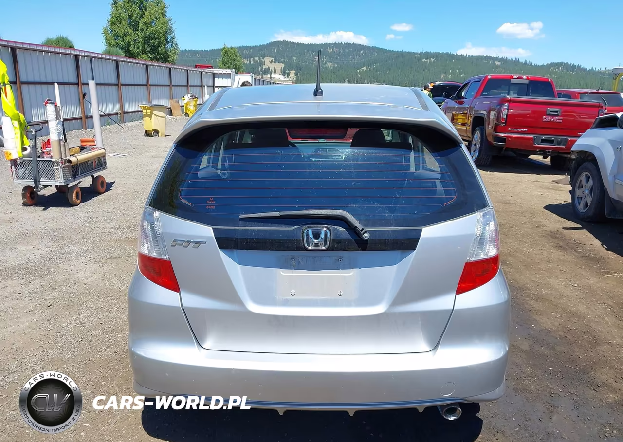 2013 Honda Fit Sport VIN:JHMGE8H56DC058907 - 16
