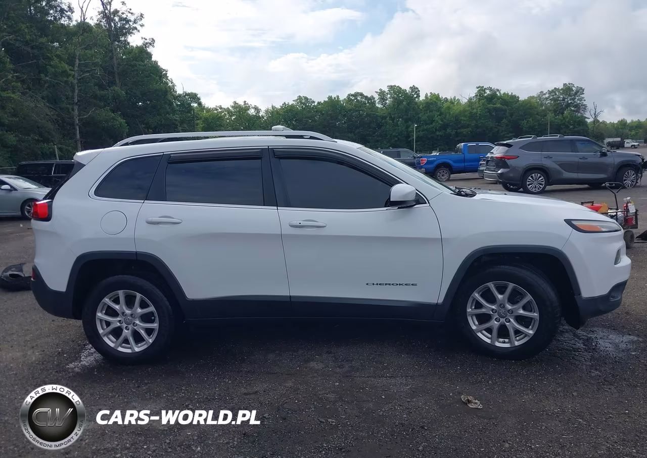 2015 Jeep Cherokee Latitude VIN:1C4PJMCS4FW709407 - 13