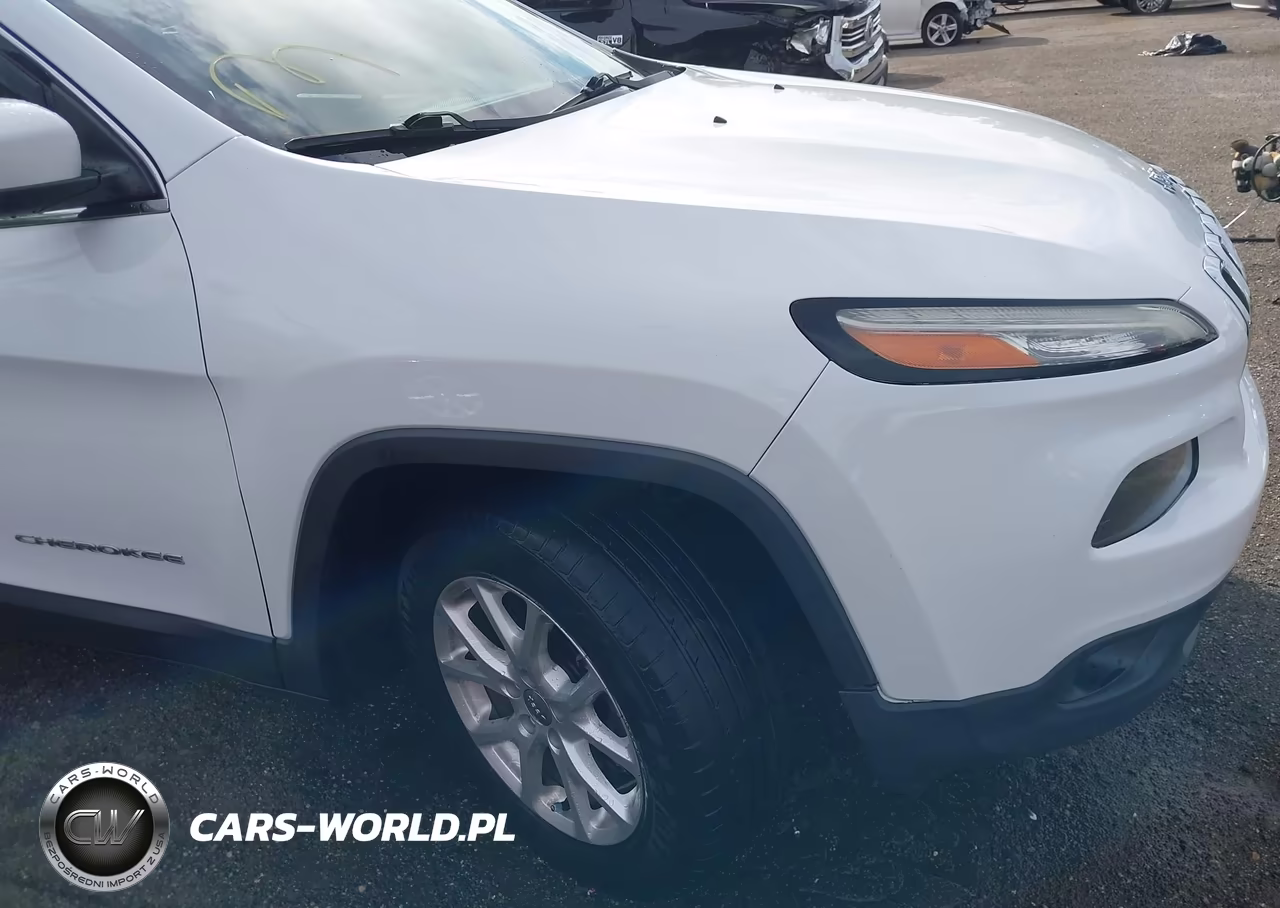 2015 Jeep Cherokee Latitude VIN:1C4PJMCS4FW709407 - 6