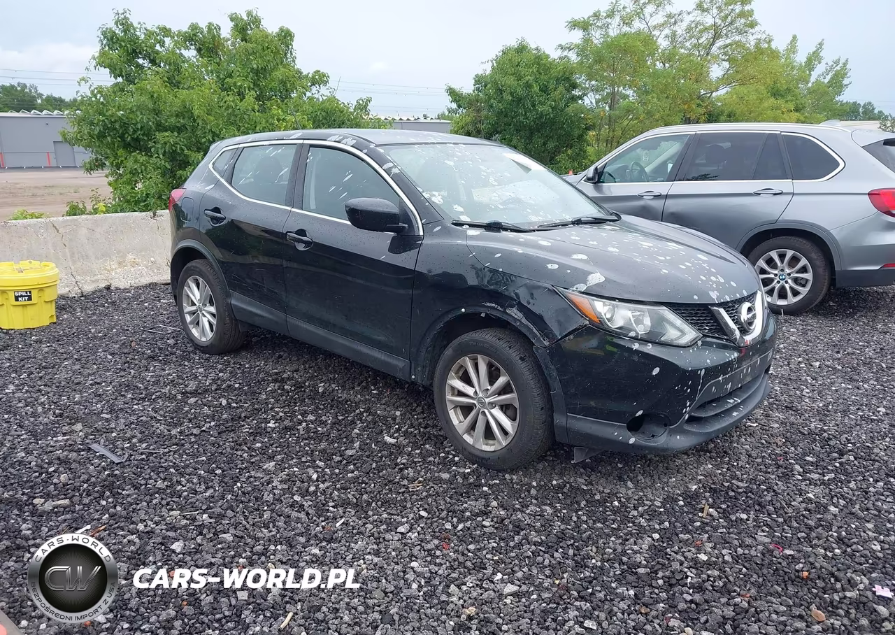 2017 Nissan Rogue Sport S – zdjęcie 1 z 19