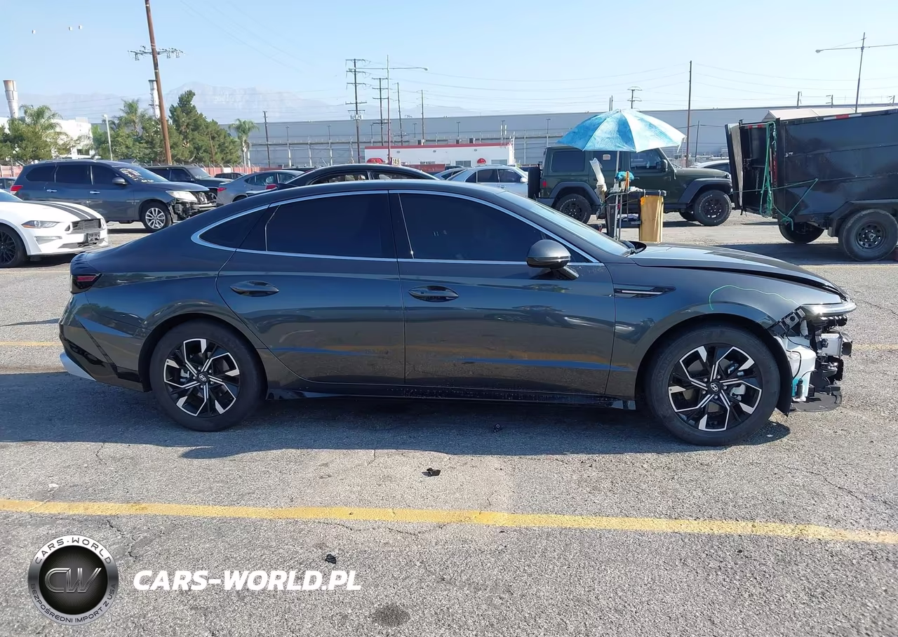 2025 Hyundai Sonata Sel VIN:KMHL64JA4SA517000 - 14