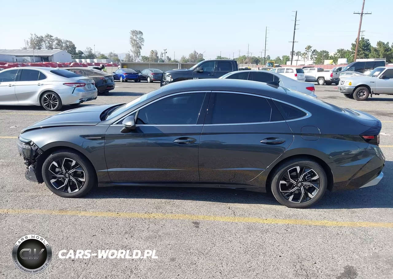 2025 Hyundai Sonata Sel VIN:KMHL64JA4SA517000 - 15