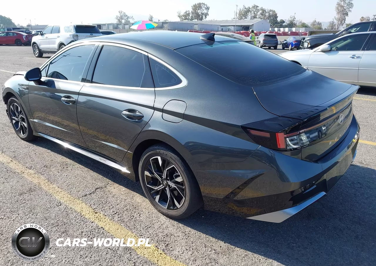 2025 Hyundai Sonata Sel VIN:KMHL64JA4SA517000 - 3