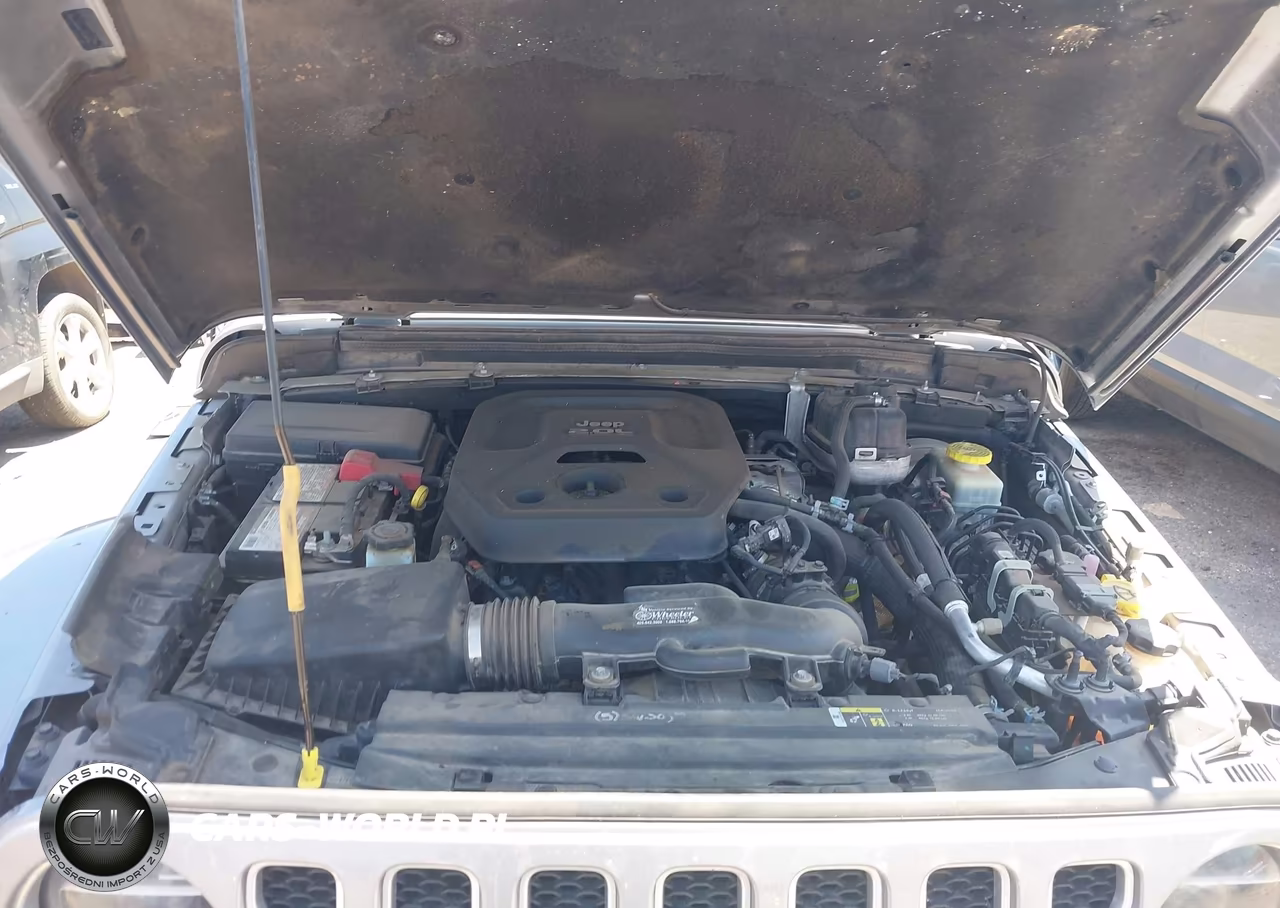 2019 Jeep Wrangler Unlimited Sahara 4X4 VIN:1C4HJXEN0KW690118 - 10