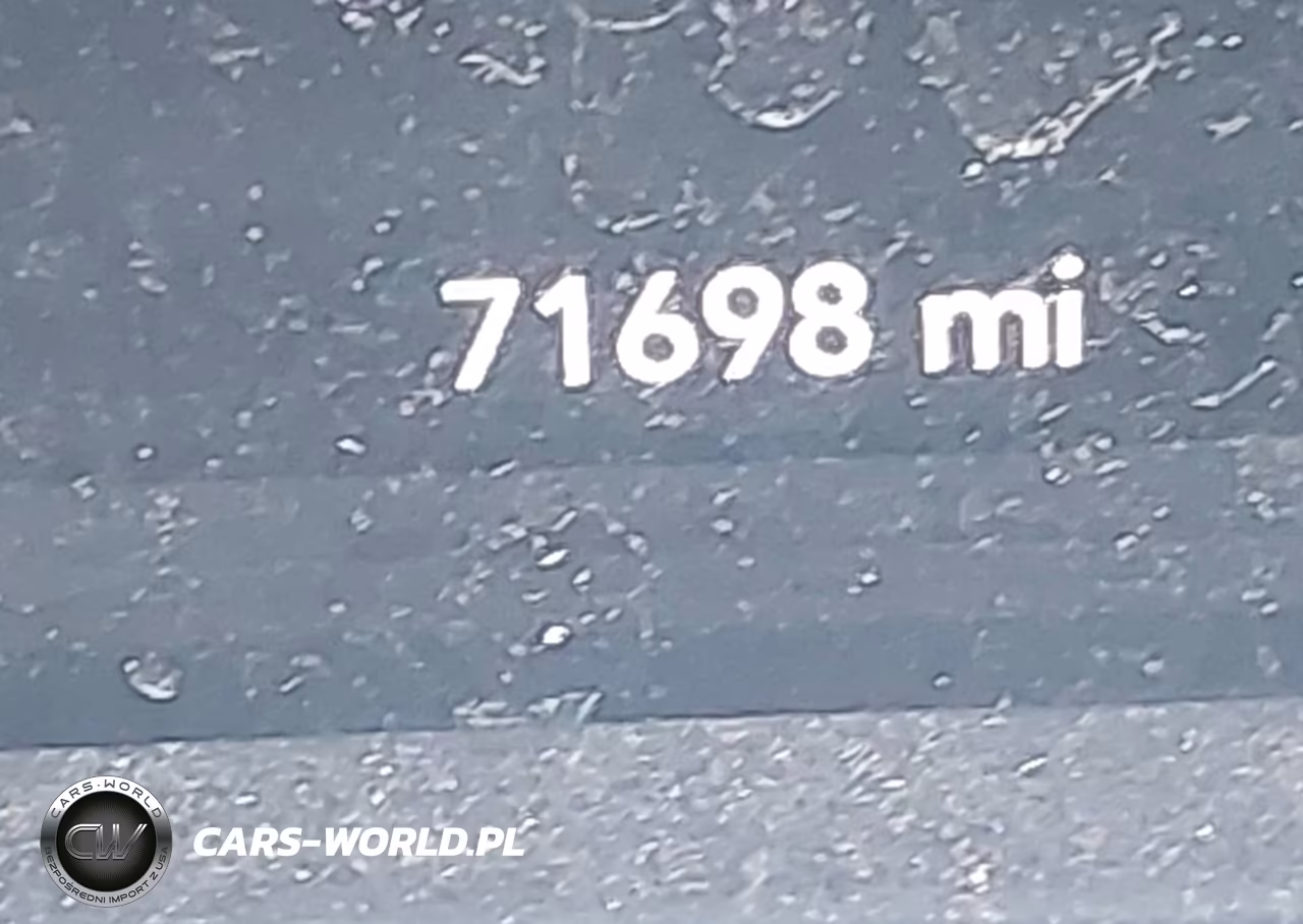 2019 Jeep Wrangler Unlimited Sahara 4X4 VIN:1C4HJXEN0KW690118 - 15