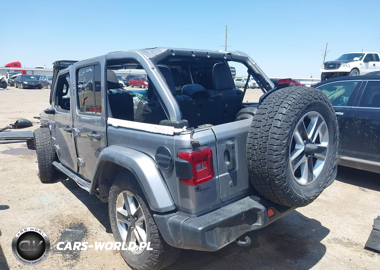2019 Jeep Wrangler Unlimited Sahara 4X4 VIN:1C4HJXEN0KW690118 - 3