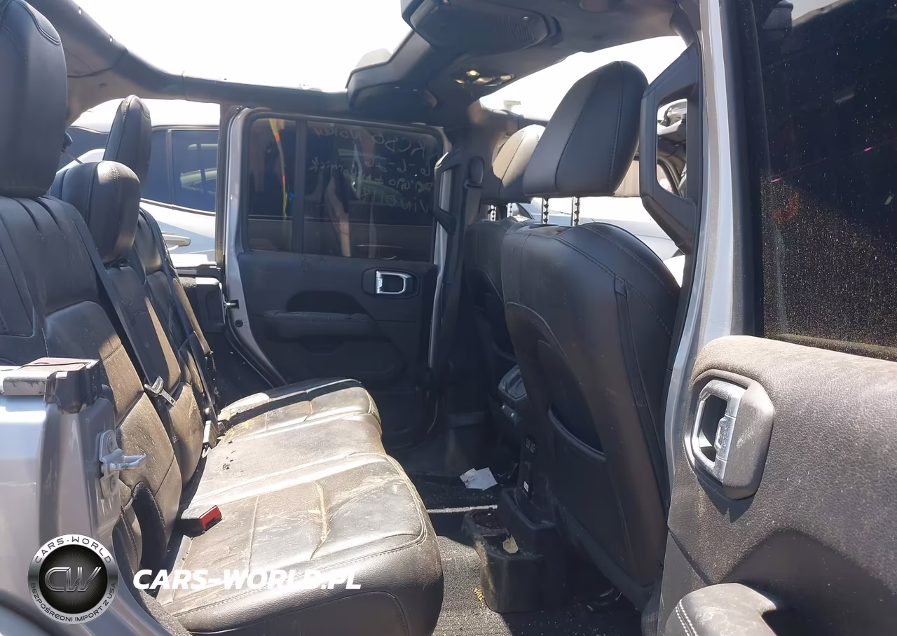 2019 Jeep Wrangler Unlimited Sahara 4X4 VIN:1C4HJXEN0KW690118 - 8
