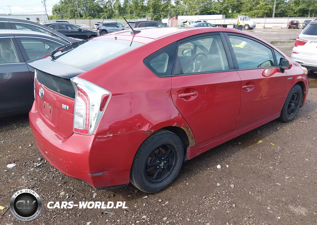 2013 Toyota Prius Three VIN:JTDKN3DU0D1732234 - 4