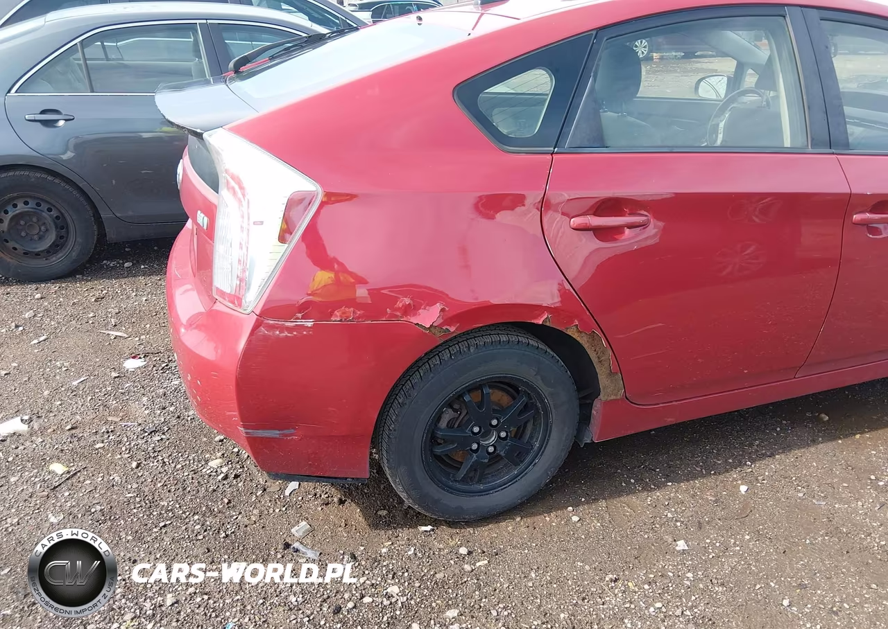 2013 Toyota Prius Three VIN:JTDKN3DU0D1732234 - 6