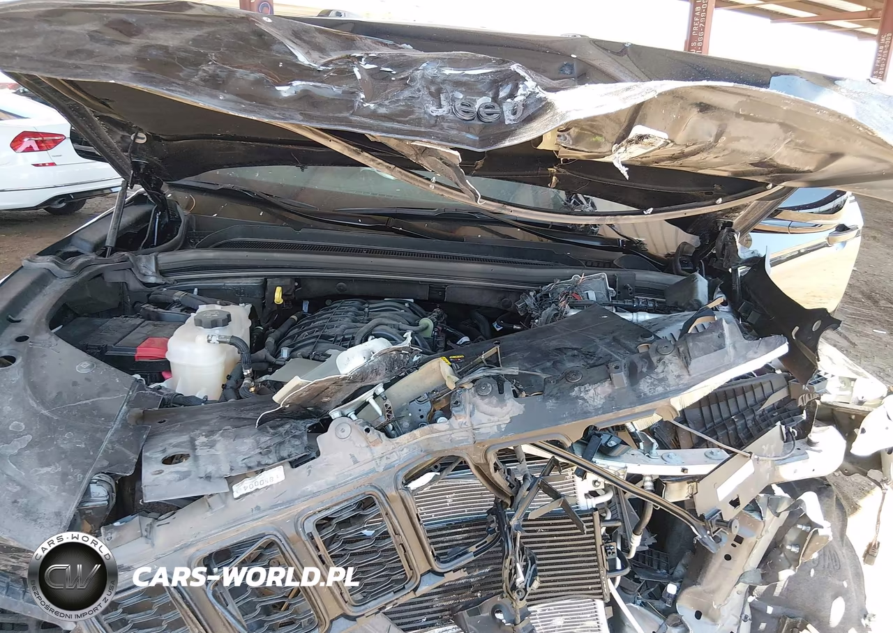 2025 Jeep Grand Cherokee L Altitude 4X2 VIN:1C4RJJAG5S8632177 - 10