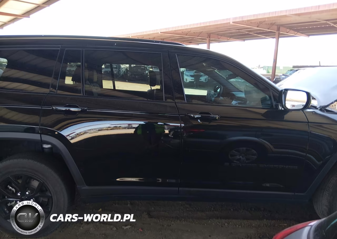 2025 Jeep Grand Cherokee L Altitude 4X2 VIN:1C4RJJAG5S8632177 - 13