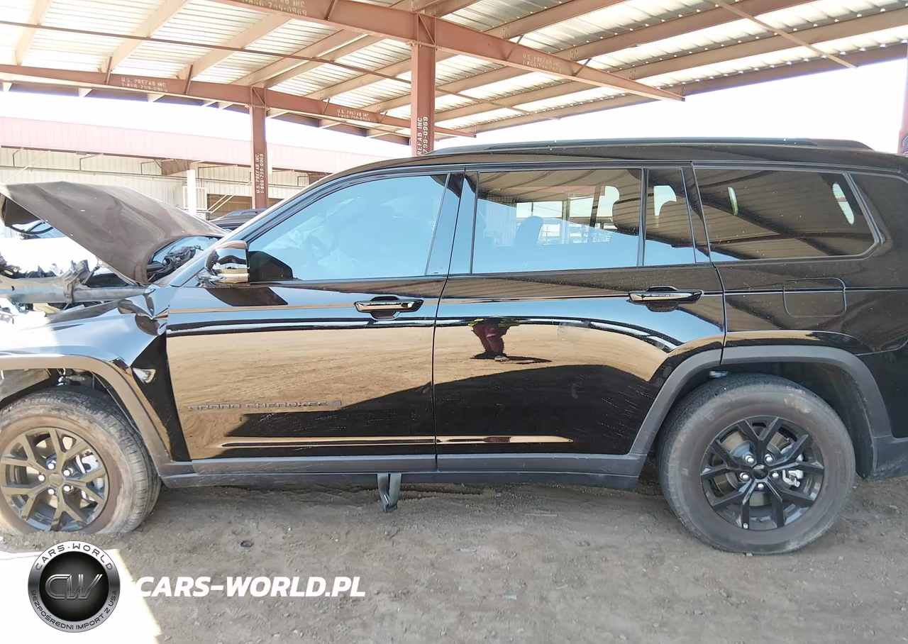 2025 Jeep Grand Cherokee L Altitude 4X2 VIN:1C4RJJAG5S8632177 - 14