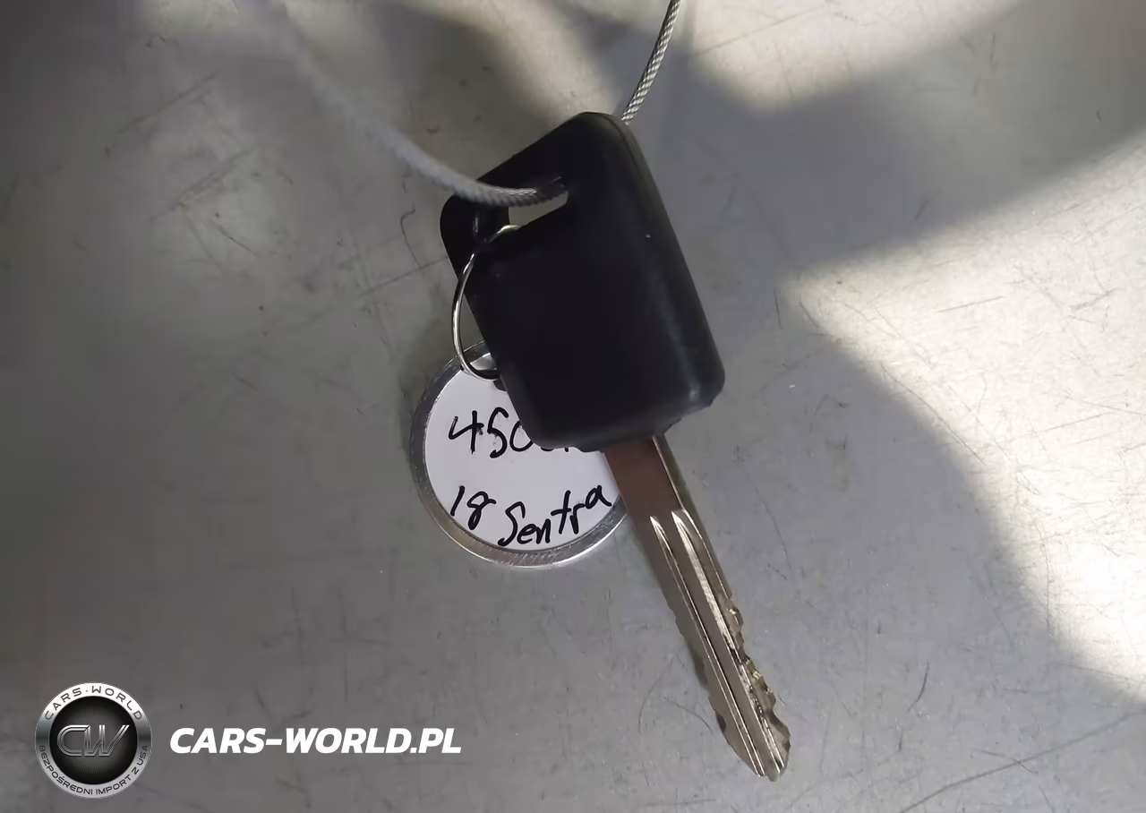 2018 Nissan Sentra S VIN:3N1AB7AP6JY283873 - 11