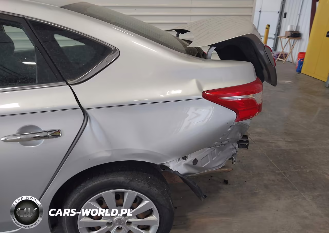 2018 Nissan Sentra S VIN:3N1AB7AP6JY283873 - 13