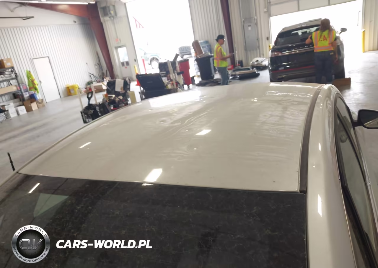 2018 Nissan Sentra S VIN:3N1AB7AP6JY283873 - 16