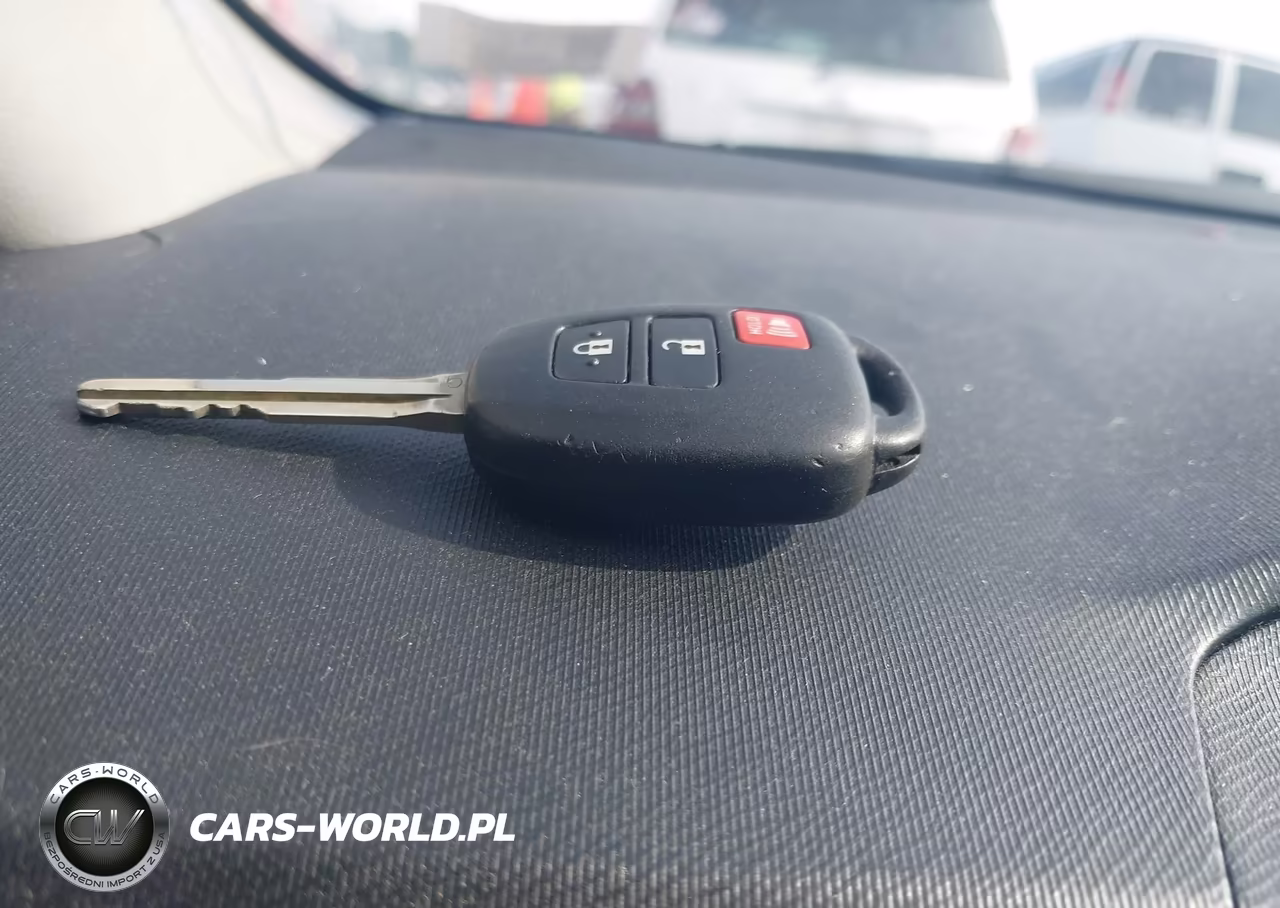 2012 Toyota Prius C Two VIN:JTDKDTB35C1527228 - 11