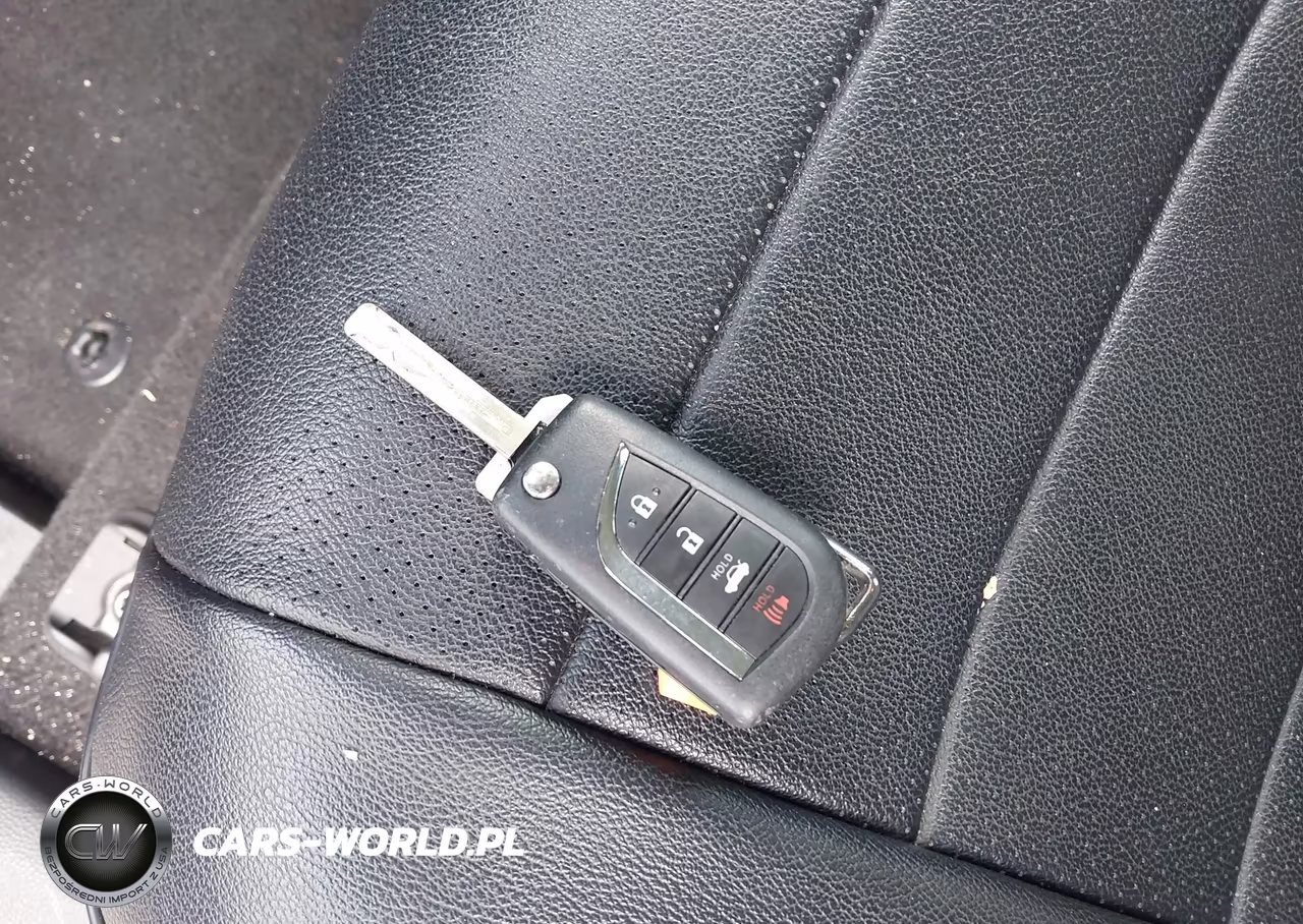 2020 Toyota Corolla Le VIN:5YFEPRAE1LP086123 - 11