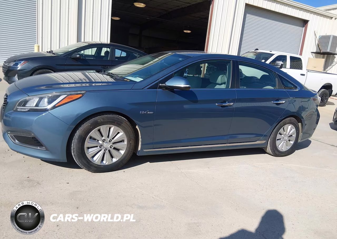 2016 Hyundai Sonata Hybrid Se VIN:KMHE24L12GA031519 - 17