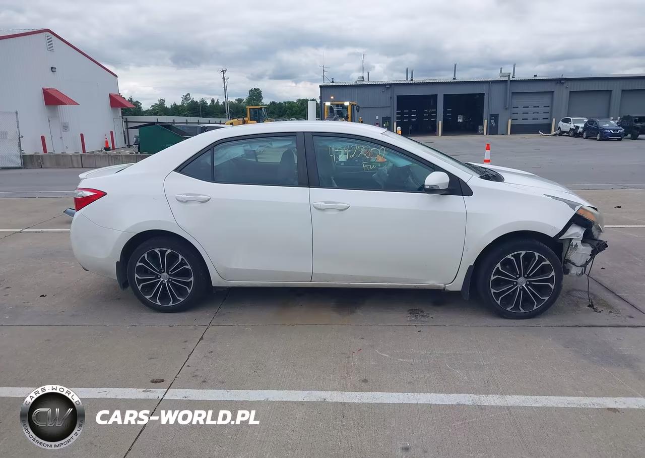 2015 Toyota Corolla S Plus VIN:5YFBURHE2FP230316 - 13