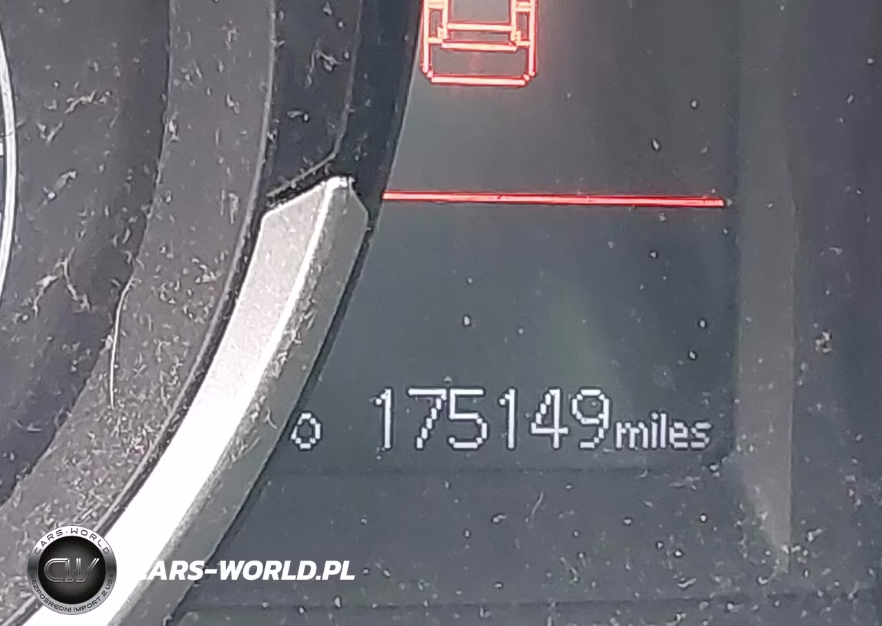 2015 Toyota Corolla S Plus VIN:5YFBURHE2FP230316 - 15